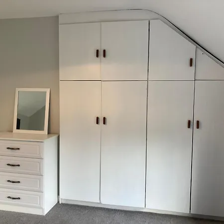 The Farmhouse Apartment
